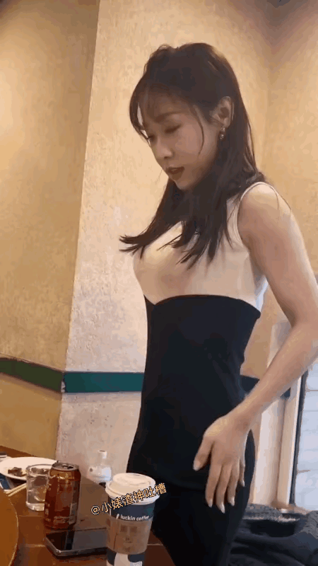 女生这技能真让人佩服