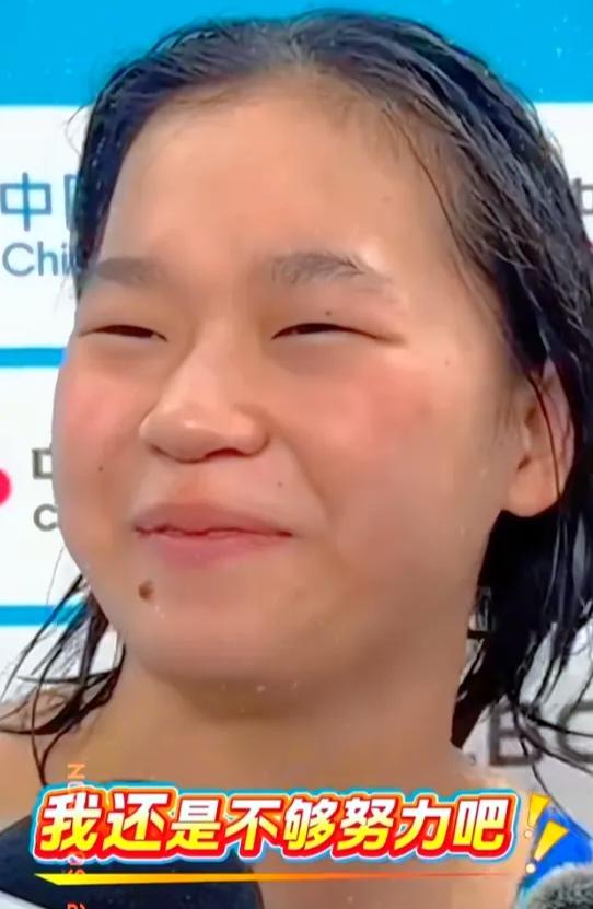 谁能想到？全运会最火的人，居然是拿第五的全红婵！颁奖台上学姐举着奖牌笑，记者