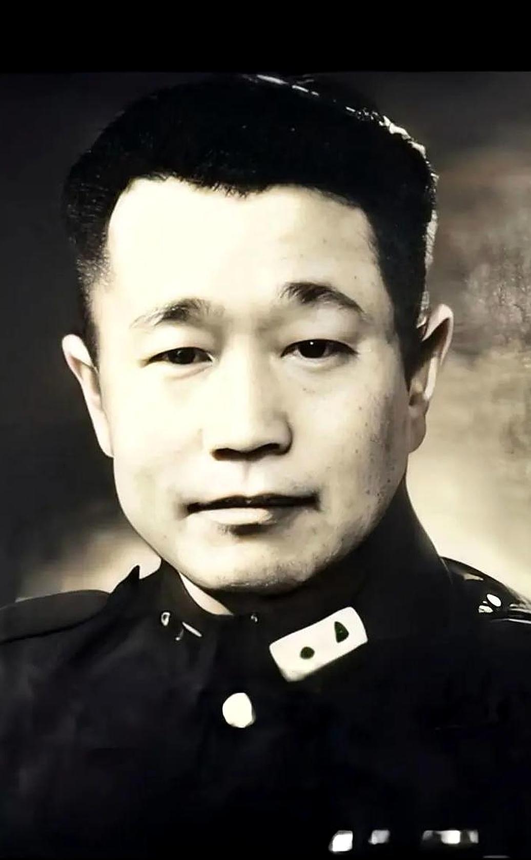 获得特赦后，杜聿明与军统旧人沈醉，曾在一次闲谈中提起戴笠。杜聿明说，像戴笠那样的