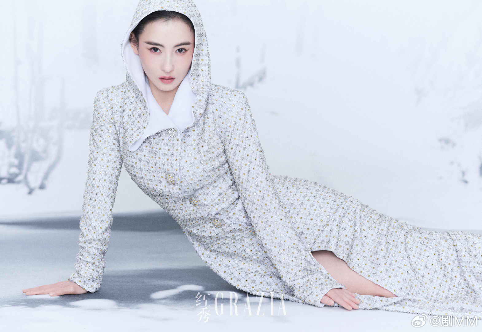 张柏芝红秀四月封面我愿称张柏芝为硬照女王，这次红秀四月封面又是一个有力证据。她