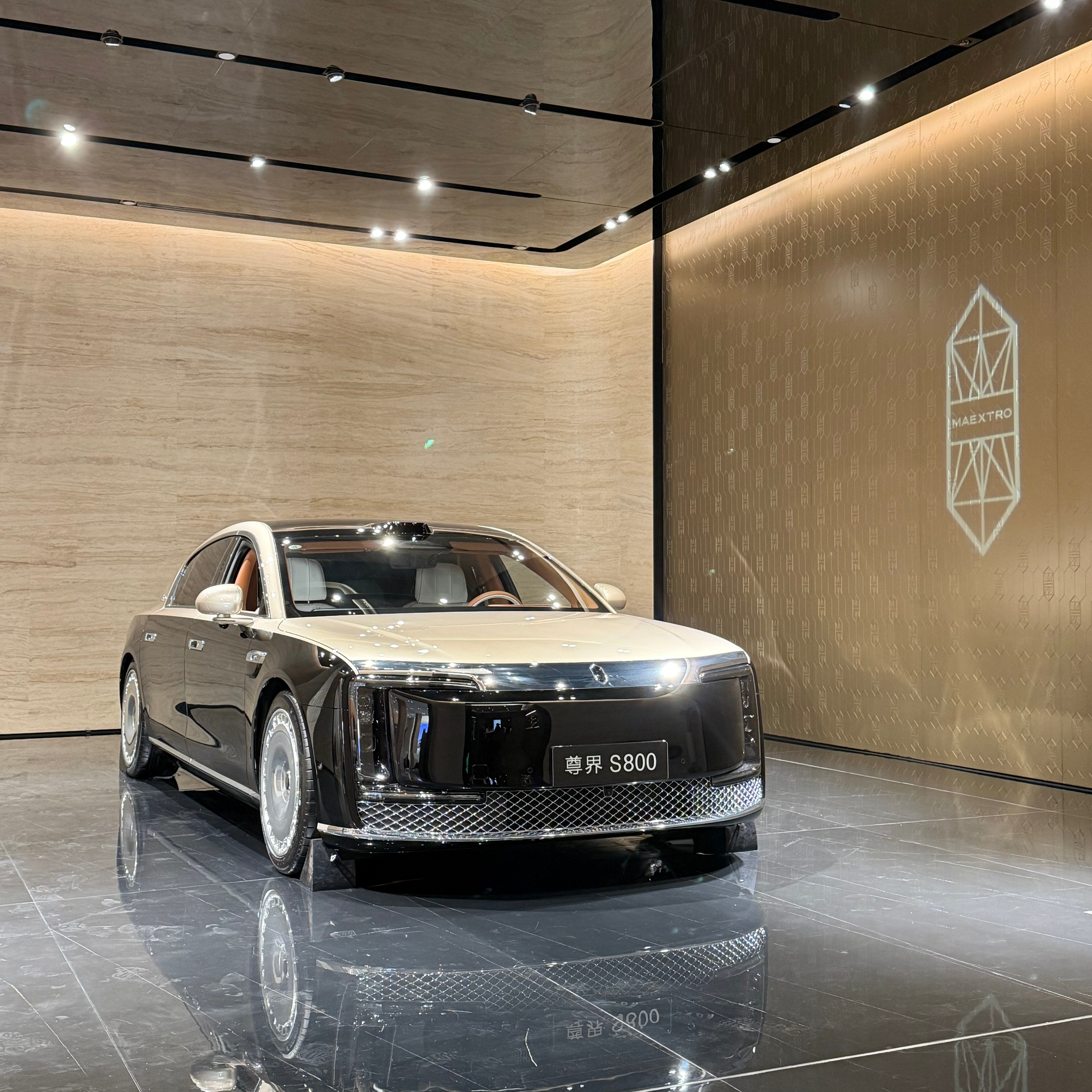 周日没干什么，带货了一台普普通通的小汽车尊界上市9个月交付超15000台