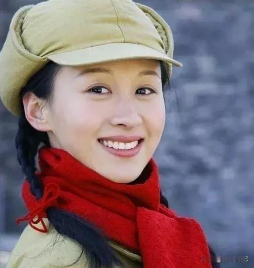 一个北电毕业生演了50部戏却没人叫出名字，拒绝潜规则的女演员，42岁至今未婚。