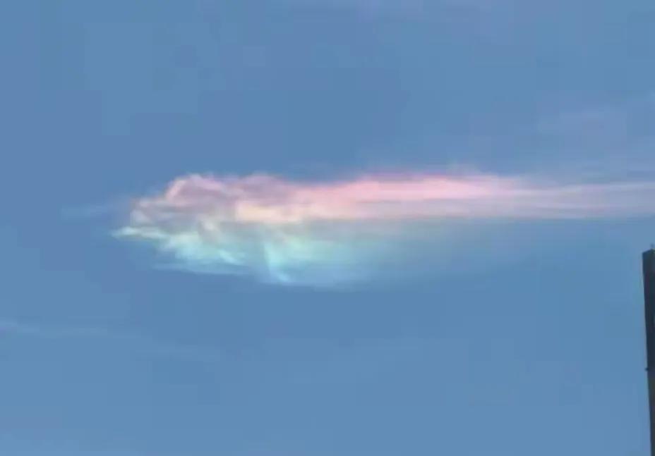 江苏的朋友都看到了吗？今年5月8日，江苏南京、宿迁、镇江、盐城多地接连出现绝美羽