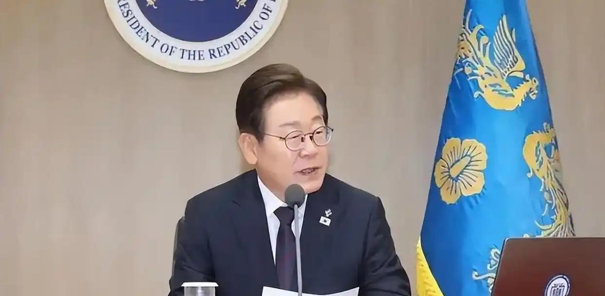 李在明最后悔的事就是没参加“9.3阅兵”仪式。当中方把来华的外国政要名单公布时