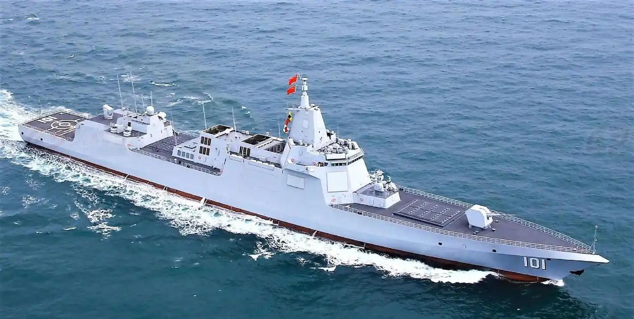 为什么不多造点055型驱逐舰，反而继续批量生产052D？说白了，如果对上美国航母