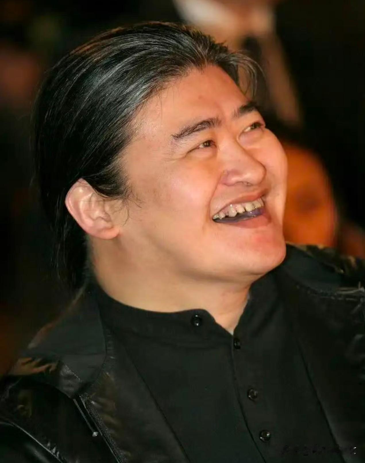 看到歌手刘欢离开的原因，我默默做了三个决定：第一个决定：以后少喝酒，能不
