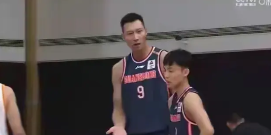 广东男篮这两年是真不太平啊！   王朝刚刚没落，老大哥易建联退役了还被曝出大