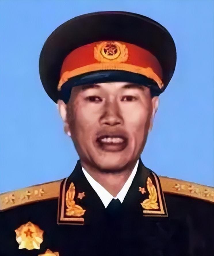 1960年邓华被撤职，离开军区时带走2支手枪，陈锡联为何不敢阻拦1960年