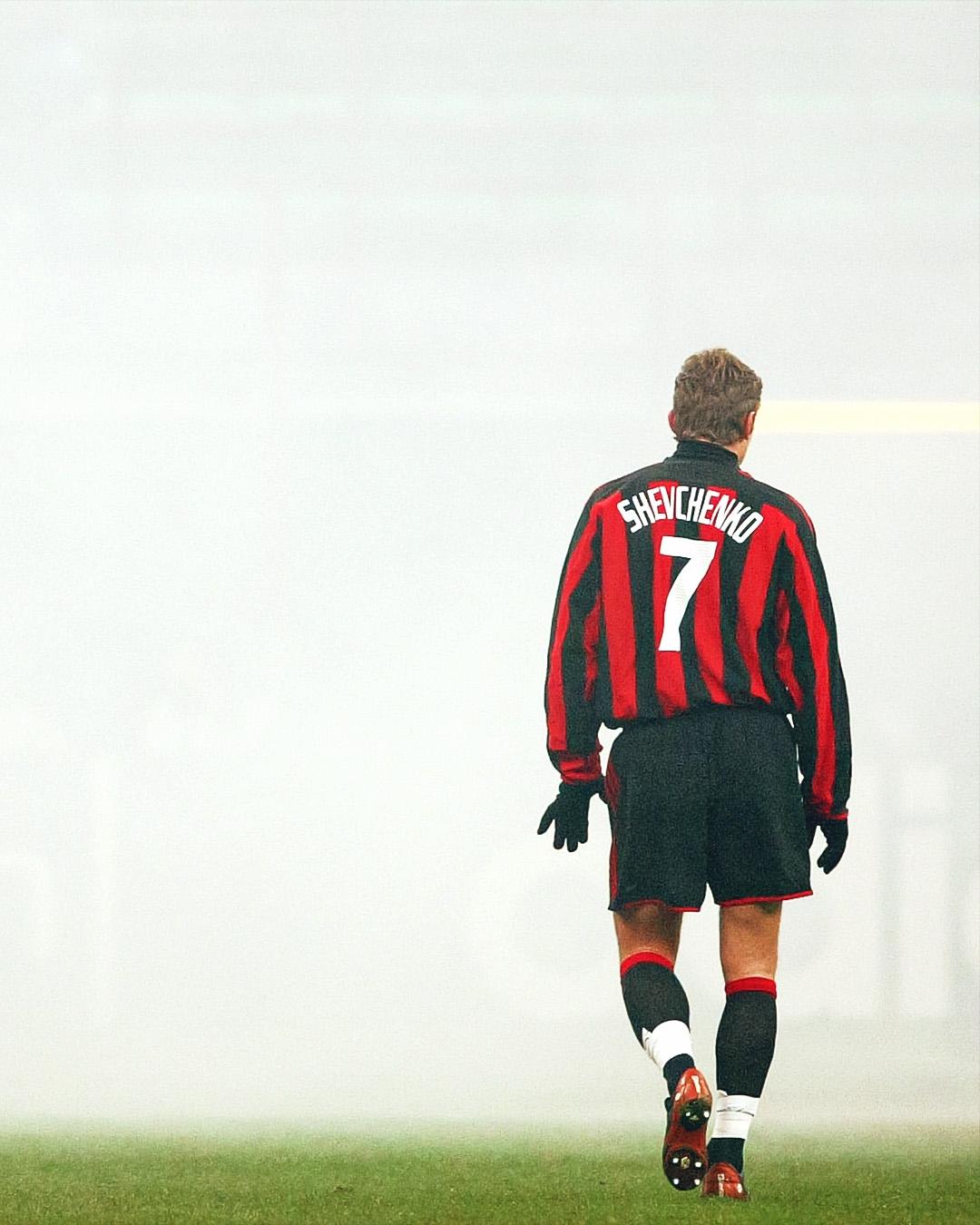 如今的米兰前锋太差了，老球迷都怀念他！他是谁？他就是米兰德比第一杀手，舍甫琴科