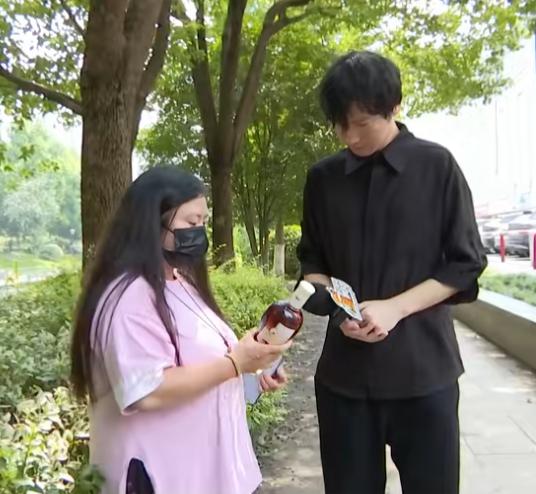8月15日报道，一女子找了个低价体验类兼职，工作内容是喝药酒，这类兼职无需技术、