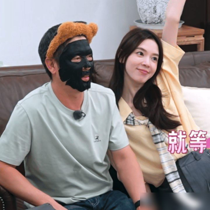 陈瑶被骂像白开水，她爸妈却在节目里干了件让全网破防的事。《我家那闺女2026》里，别人家上演窒息催婚