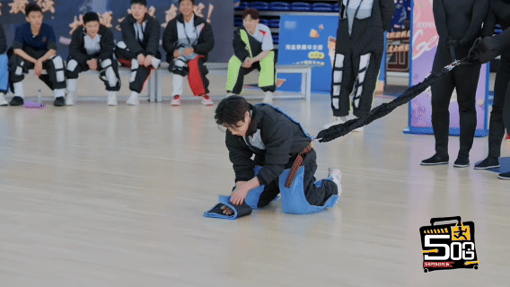 鹿晗高瀚宇老板员工的默契鹿晗高瀚宇就这样同公司一致对外上一秒还在商量着干一场，