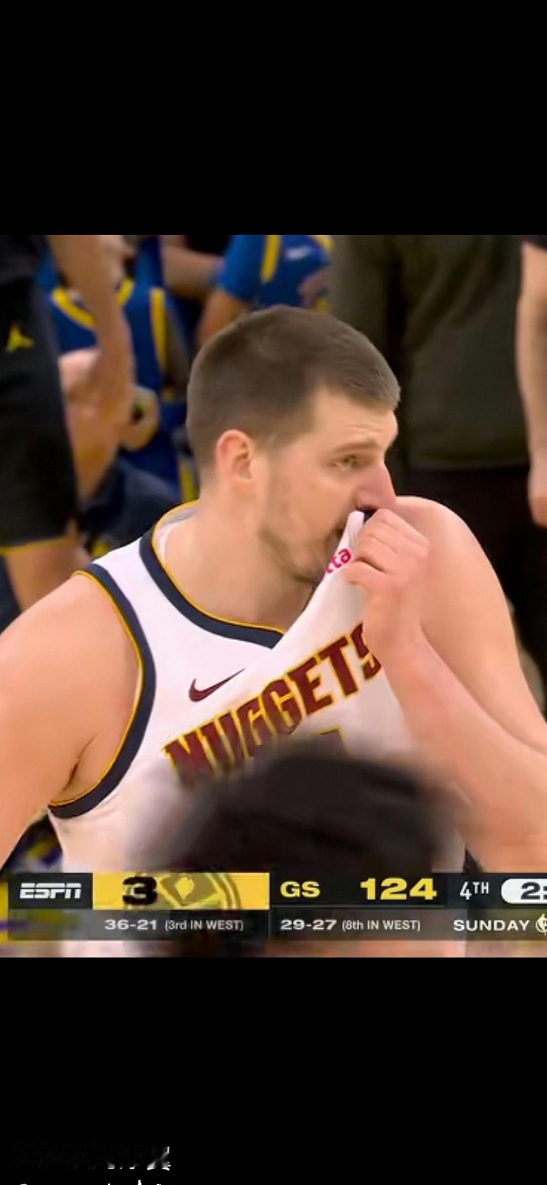 掘金前景堪忧掘金117-128，输给勇士。掘金最近突然不会打