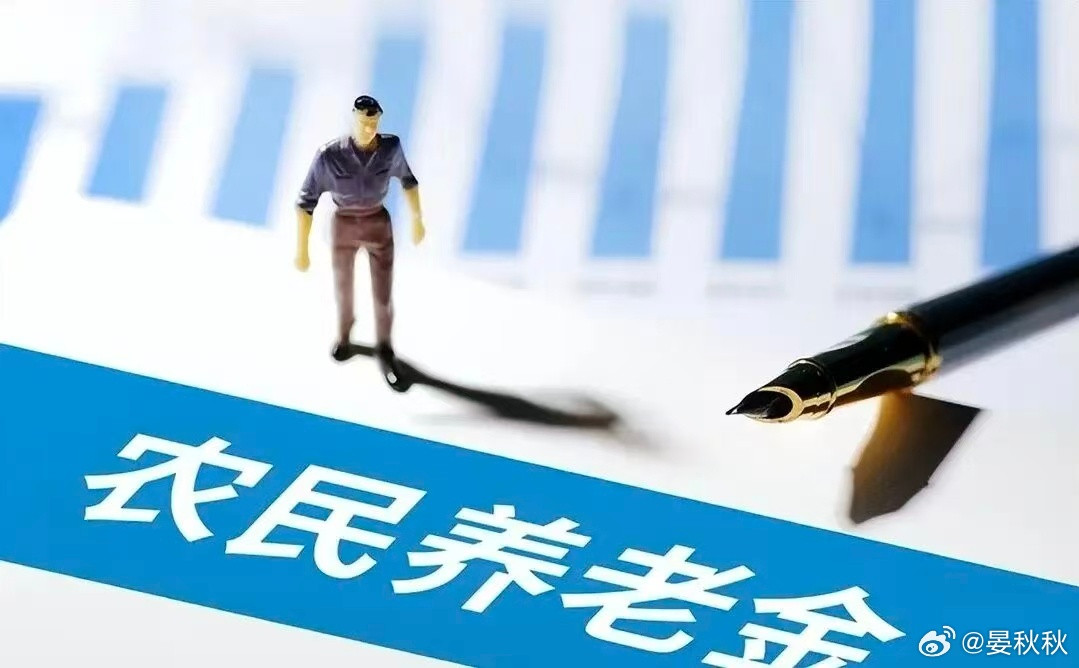 时不我待的偿还提升老农民的养老金，这是今年全国两会的热点议题，更是中国社会无法回