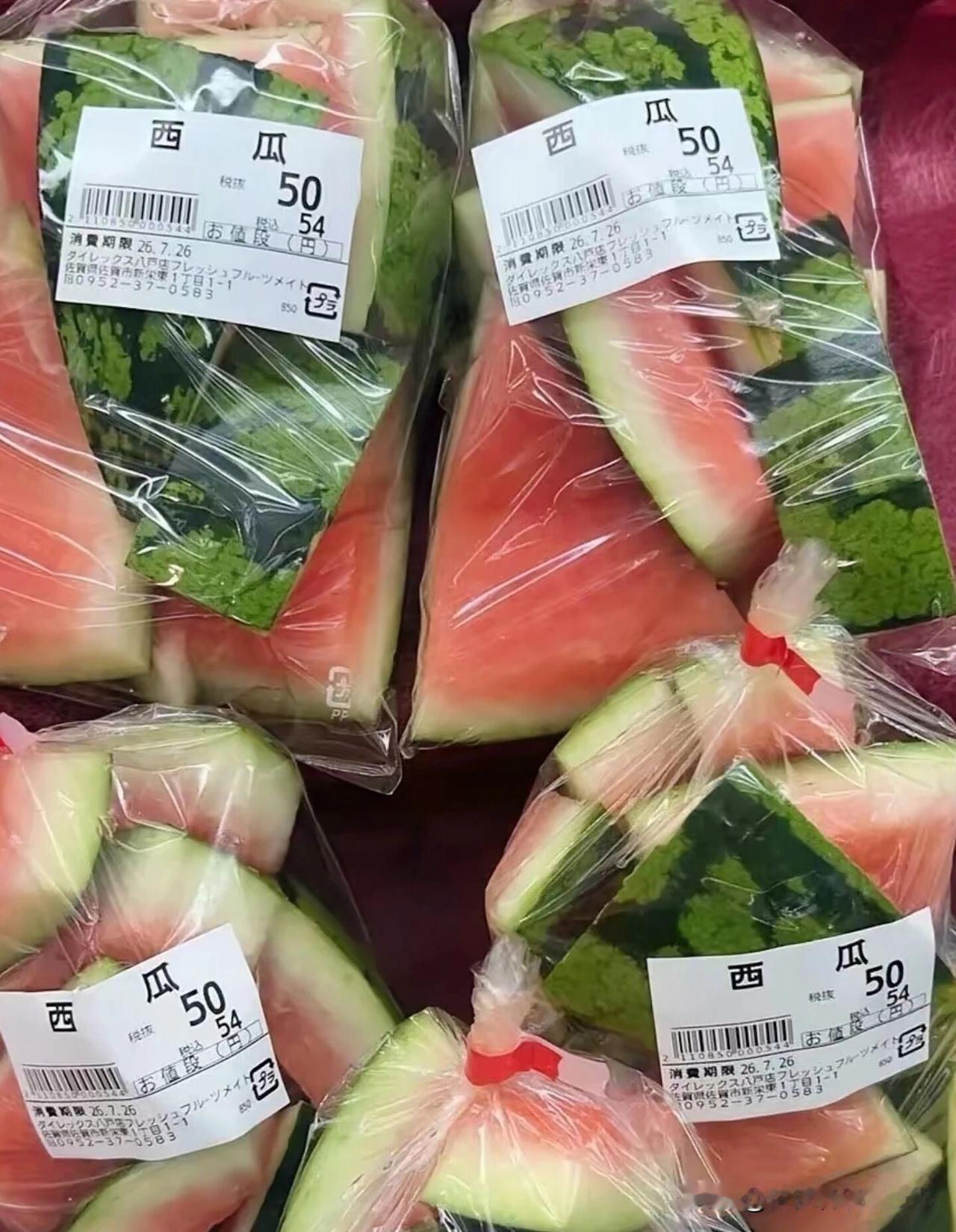 说实在的，西瓜皮处理干净炒菜、凉拌味道确实不赖，但单独把瓜皮拿出来当成商品卖，我