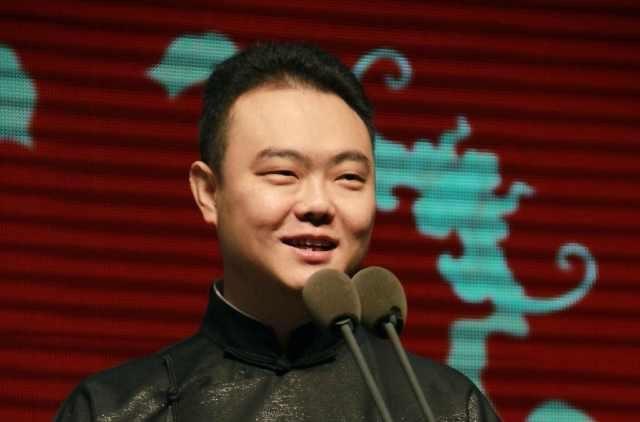近日，德云社相声演员、郭德纲鹤字科弟子关鹤柏成功当选昌平曲协的理事，自己的师弟梁
