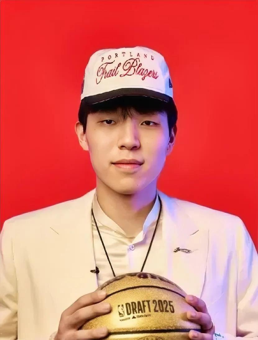 杨瀚森的新秀合同4年2139万美元，但到手却少的可怜！1、联邦税37.0%2