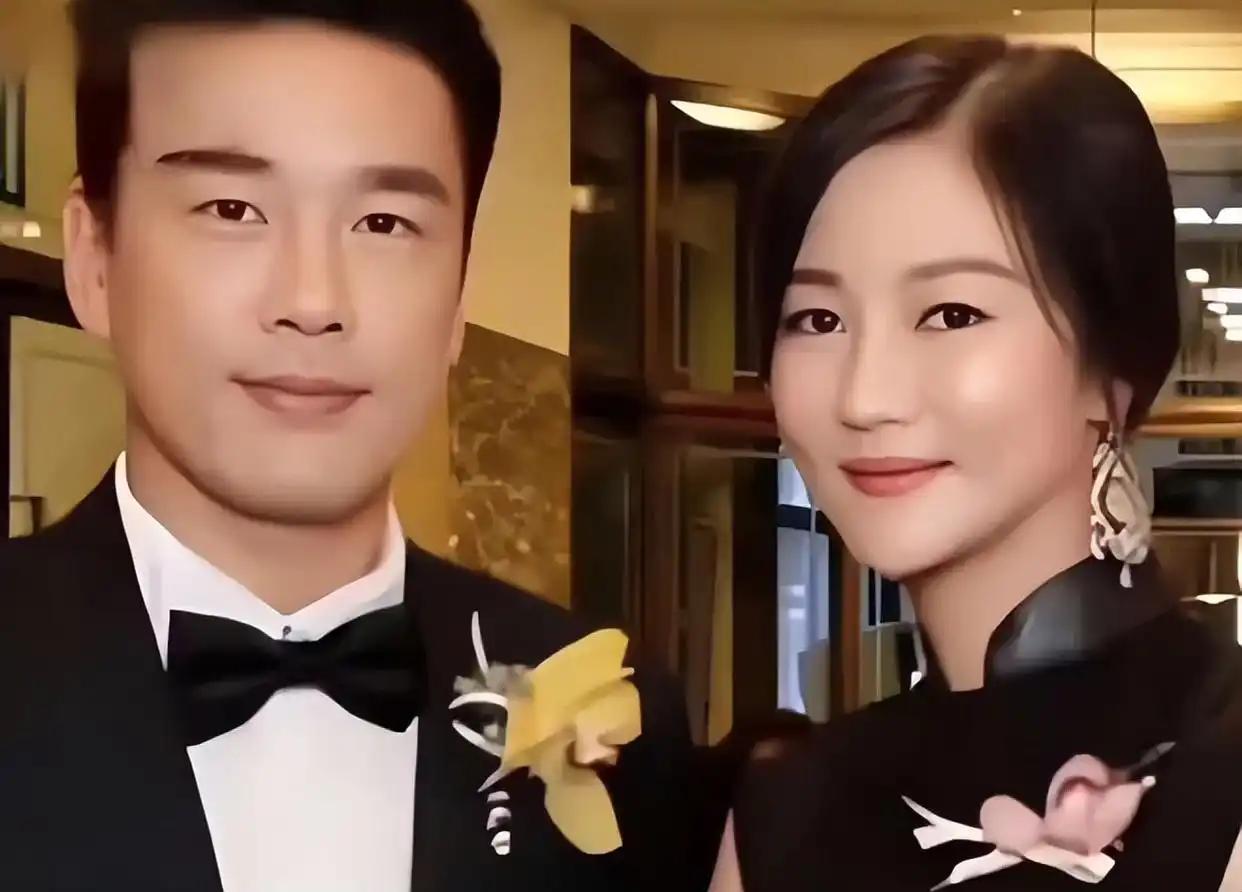 当年，王耀庆为了打游戏4个月不出门，买8台电脑，20个账号。可是女房东收租时，他