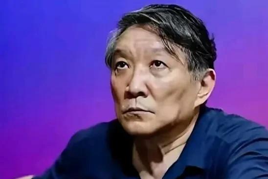 宫鲁鸣都68岁了还在工作，很多人想不通，毕竟网传他老婆是成功商人，根本不差钱。但