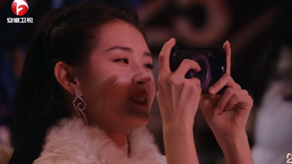 嘿嘿，导播真的很懂我们想看什么很多郭宇欣和刘萧旭的镜头哈哈哈哈哈！国剧盛典导演一