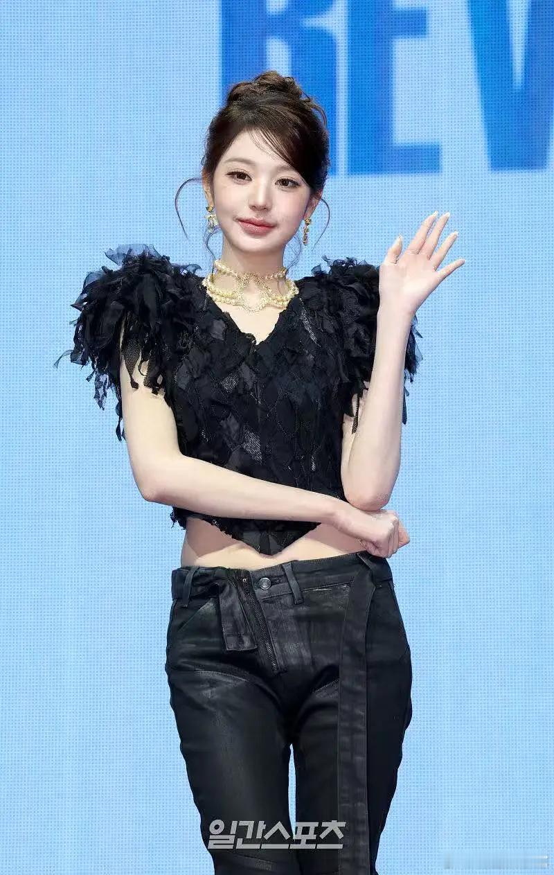 自卑男可以找张元英借裤子，女装真的