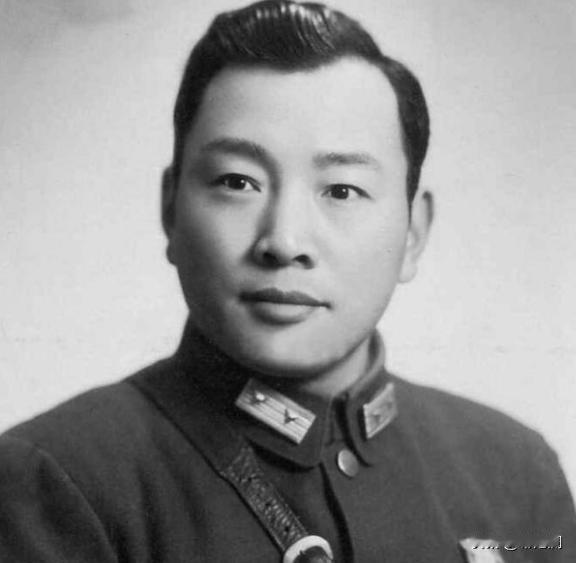 1949年，宋希濂被俘时，看了一眼率部追他的解放军团长，说：“你是军长还是师长？