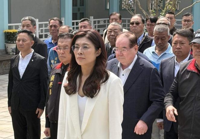 郑丽文访问当天，人民日报发出强烈警告，直指日本右翼4月7号按照大陆邀请的访问