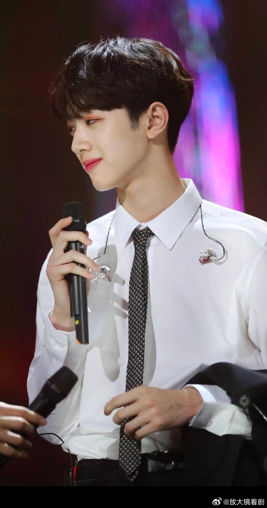 周也只谈帅哥周也前任都是帅哥周也的绯闻对象都是帅哥！！美女就该配帅哥周也周皓崎