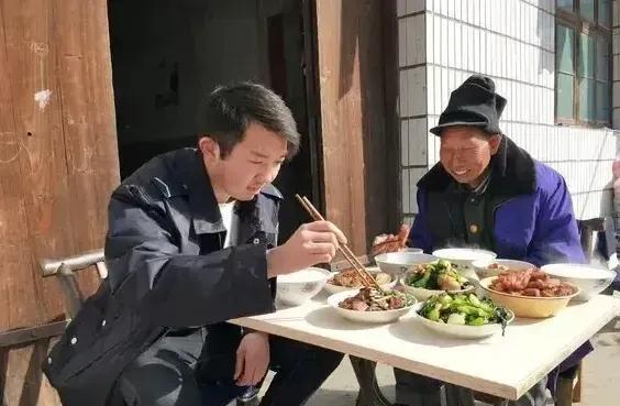 退休老人，手上有多少存款才能活得坦然自在？我觉得至少得这个数！我今年整整70岁