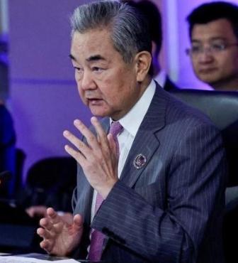不见日本，中国没搭理。7月23日，中国外交部证实，这次在马尼拉期间，王毅并没有和