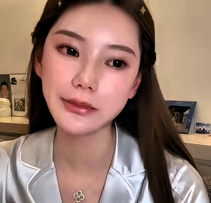 小玥儿，安全感缺失的孩子，需要爱小玥儿到现在都自己睡不着，这是真的，所有人都在