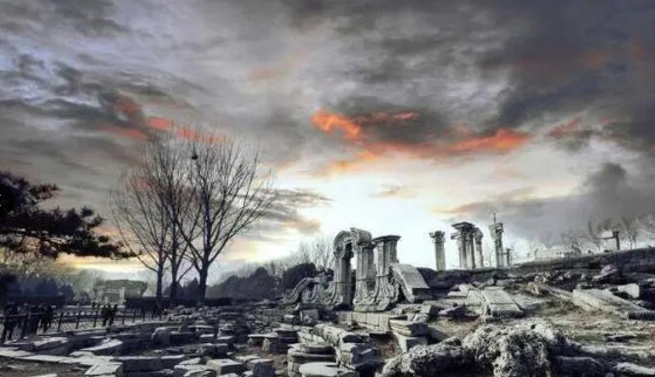 很多人以为火烧圆明园是八国联军干的，其实这是个误区，真正纵火的是1860年的英法