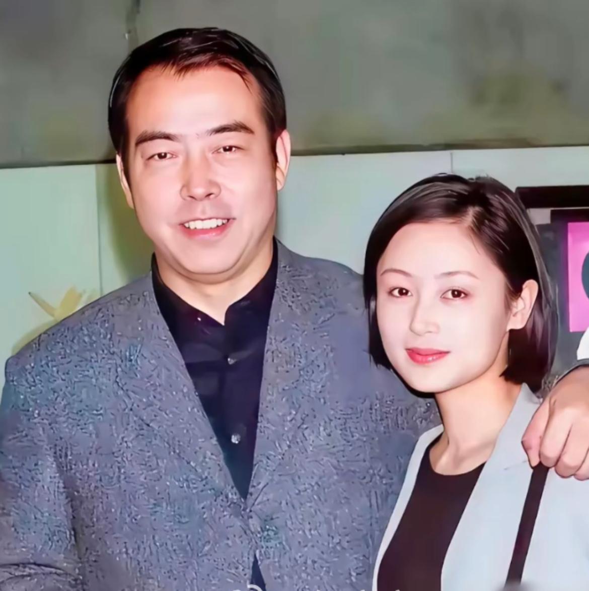 一张1996年的老照片，定格了陈凯歌和陈红年轻时的模样。那年陈凯歌44岁，高
