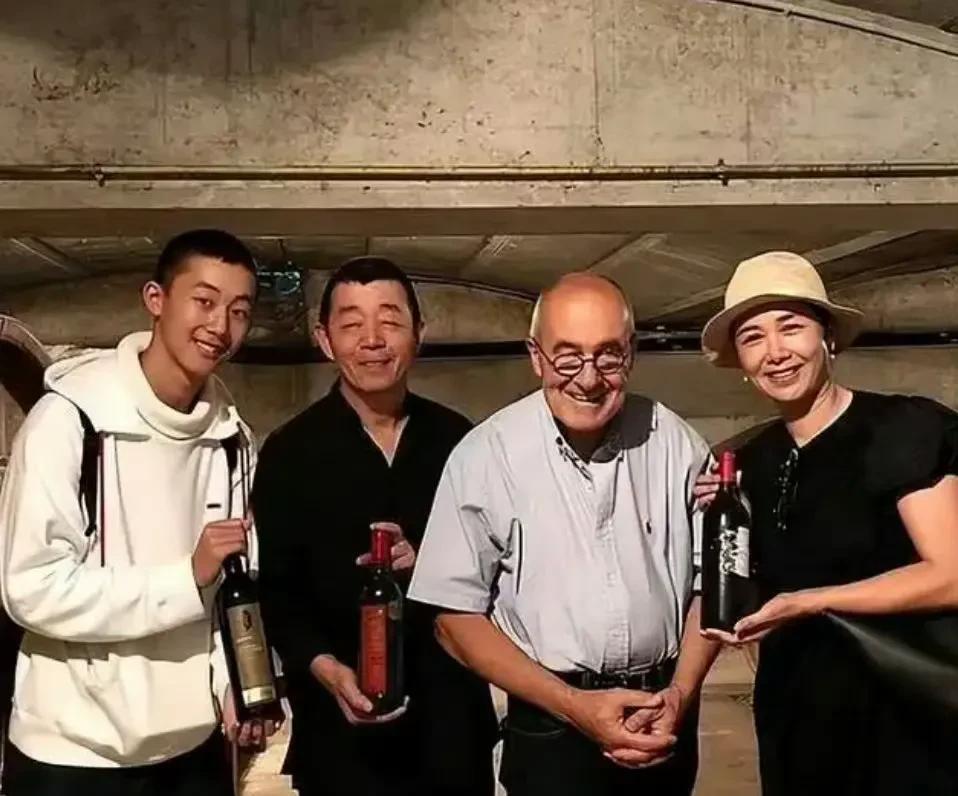 #记录我的今日见闻#蒋雯丽与顾长卫的婚姻，一晃竟走过了30个春秋。如今，他们