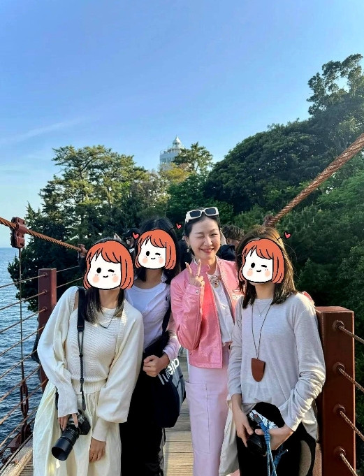 金婧产女后和老公日本度假，没想到老公竟是画江湖之不良人的导演！眼尖的网友发现