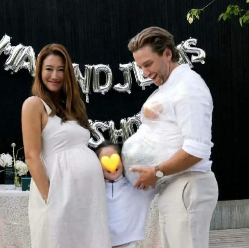 谢婷婷42岁从未上过班，不是父母宠她太过度，而是哥哥谢霆锋宠她到了极致。你知道谢