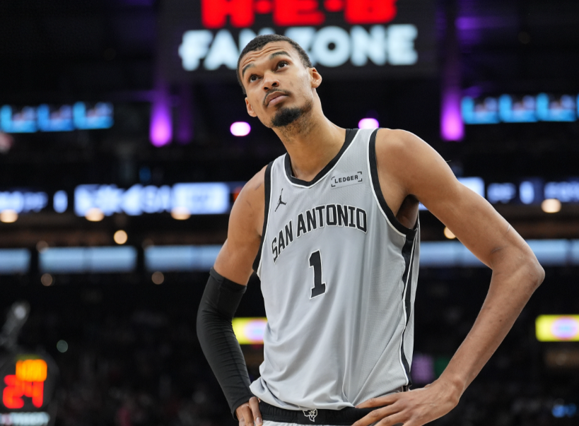 虽然如此，我还是觉得mvp文班很难大家觉得mvp应该看攻防两端的影响力，当然