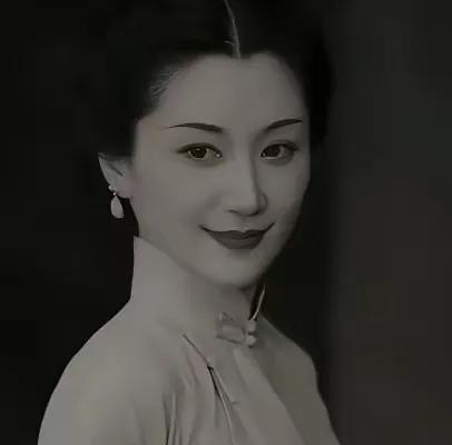 1948年，年轻漂亮的国军团长妻子陈愉照顾丈夫住院期间，惨被欺负，事后，院方劝她