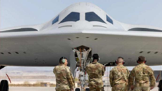 美国空军确认：B-21隐身轰炸机将采用双飞行员配置美国空军正式宣布，下一代隐