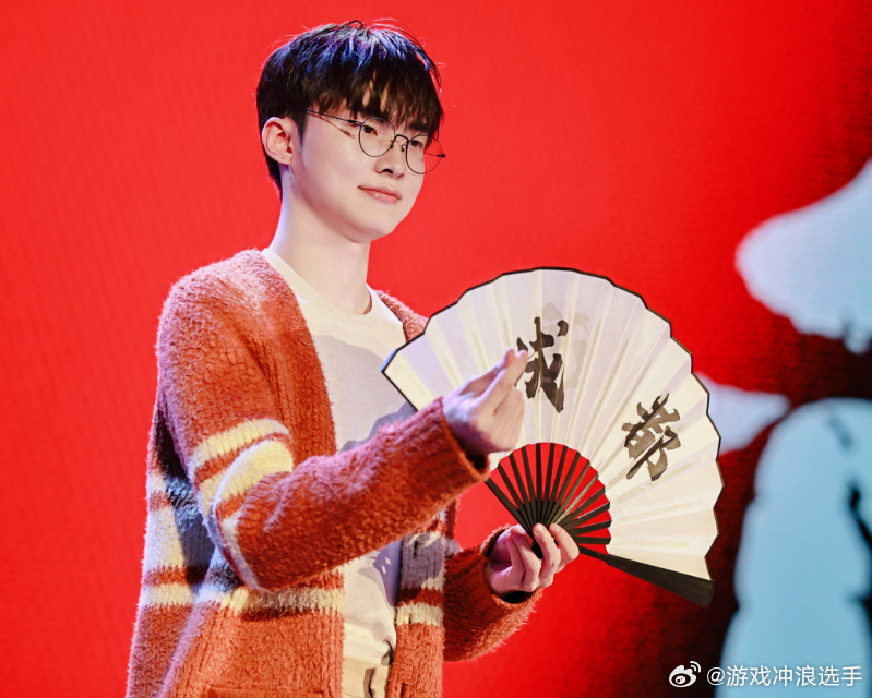 没有压力啊T1晋级胜者组，TL打T1世界赛感觉打的很奇怪。s13的时候tl打t1