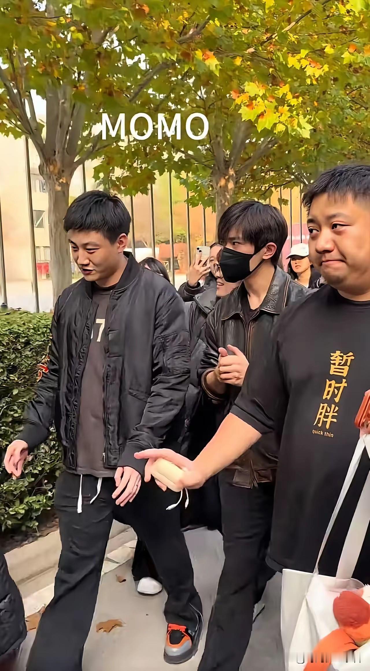 易烊千玺才是真的在学习，而不是追求什么国外镀金，曾经最被不看好的，曾经争议最多的