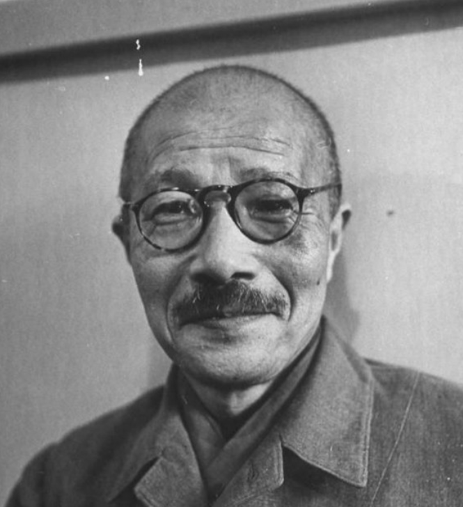 侵华战争甲级战犯东条英机在临死之前，曾给后代留下一句四字遗言。子孙后辈严格遵