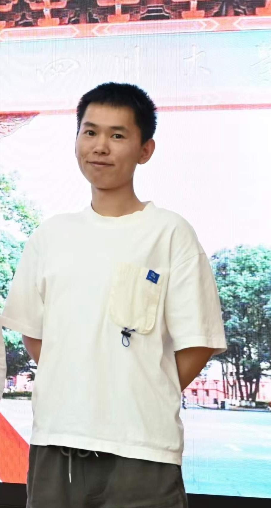 [点赞]中国28岁博士交换生黄鹏，2025年八月份到意大利图西雅大学进行访学，