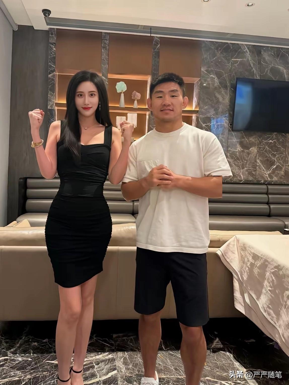 真人比照片看上去更漂亮一些。