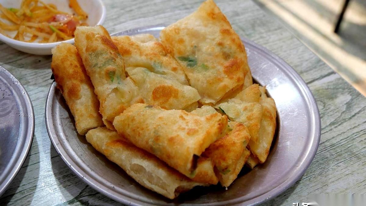 我算是彻底服了。在河南点餐，千万别靠自己的想象力。血的教训。路过一家小店，