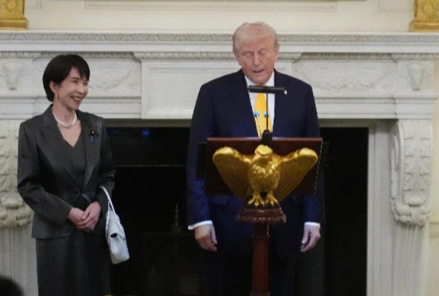 【拍马屁拍到新境界，高市让其他人甘拜下风】高市早苗进白宫后，当着众多媒体记者