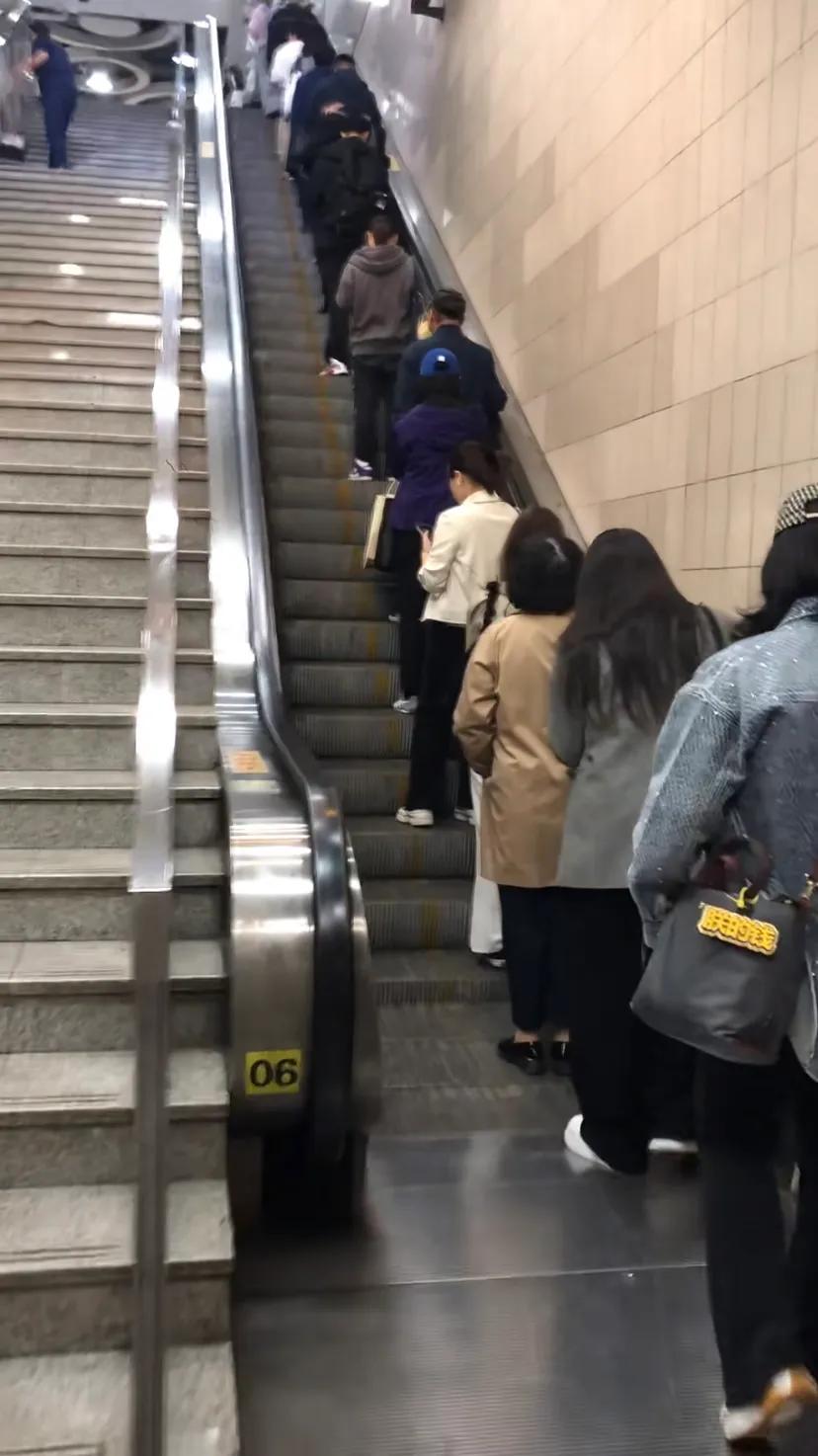 上海地铁，电梯大PK城市观察员