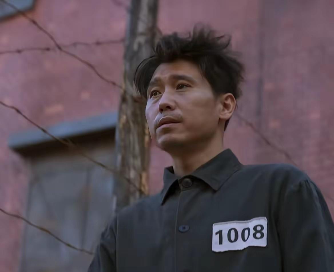 李乃文在731演的是一个反派角色顾博轩，实验室的大部分人是他出卖情报弄进来的，没