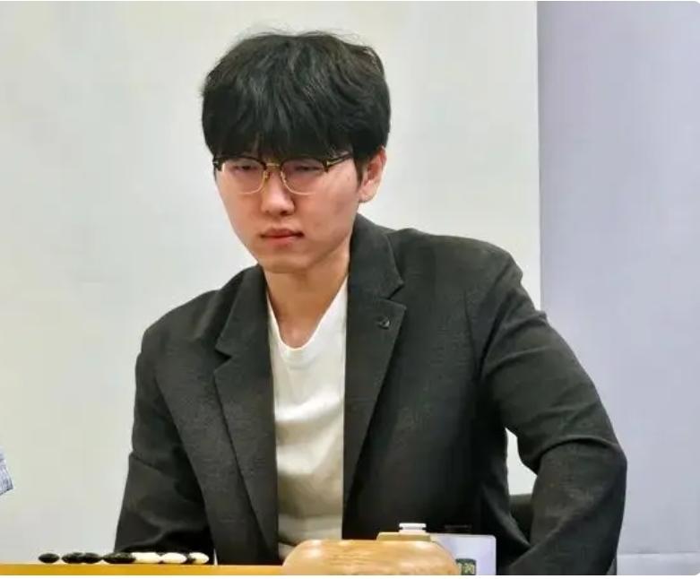 如愿以偿~最佳棋士战申真谞六连霸韩国围棋第六届最佳棋士战最后的五番棋挑战赛