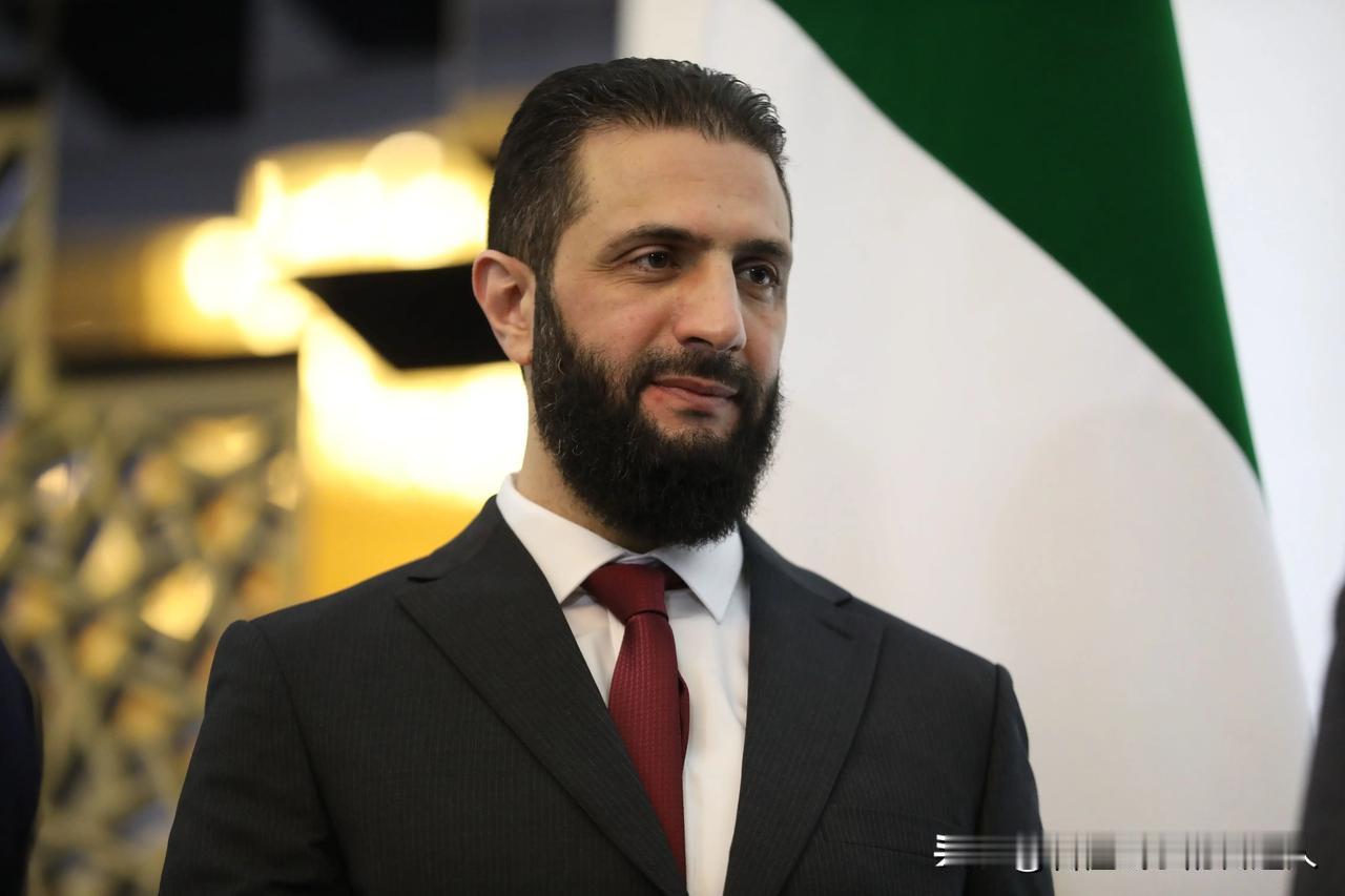 情况突变！叙利亚政令一出，什叶派保守派高层集体沉默，库尔德地区庆典直接上街！朱拉